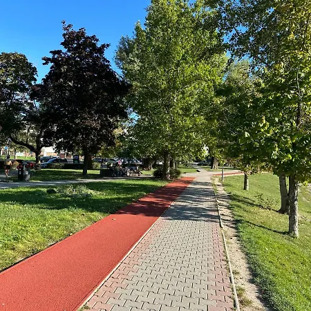 ホームステイ Sunny House Three