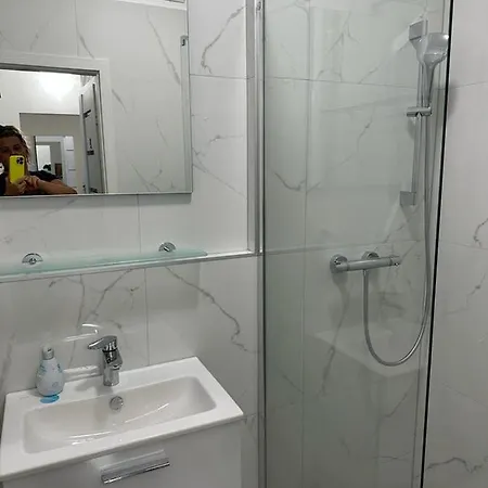 Sunny House Three ホームステイ *